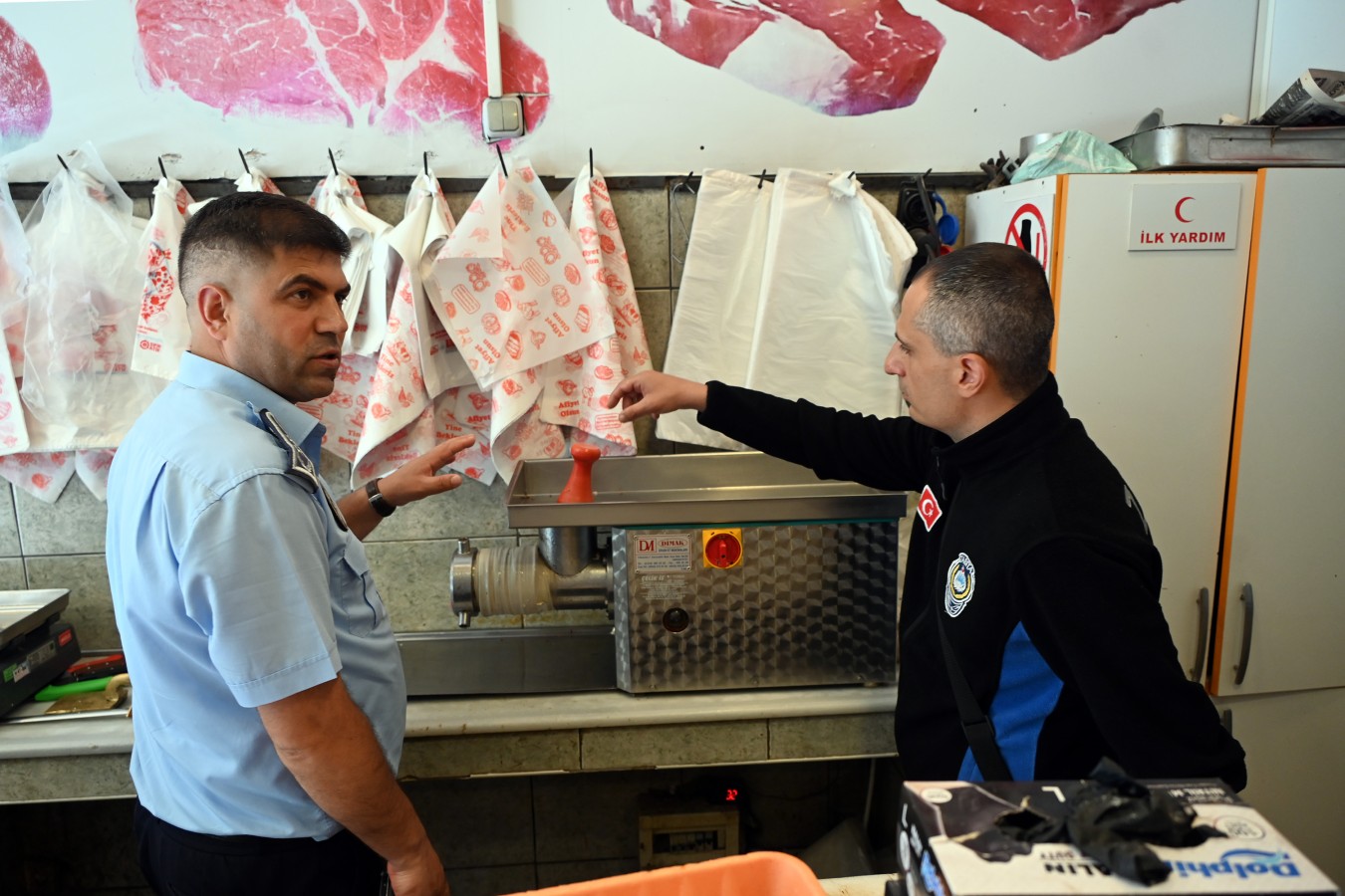 ZABITADAN BAYRAM ÖNCESİ TATLICI VE KASAPLARA DENETİM