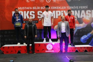 YALOVA BELEDİYESPOR’LU BOKSÖR  YASİN AYDIN SAMSUNDA 3. OLDU