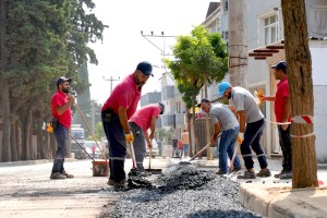 YALOVA BELEDİYESİ'NDEN RADAR CADDESİ'NDE ASFALT YAMA ÇALIŞMASI