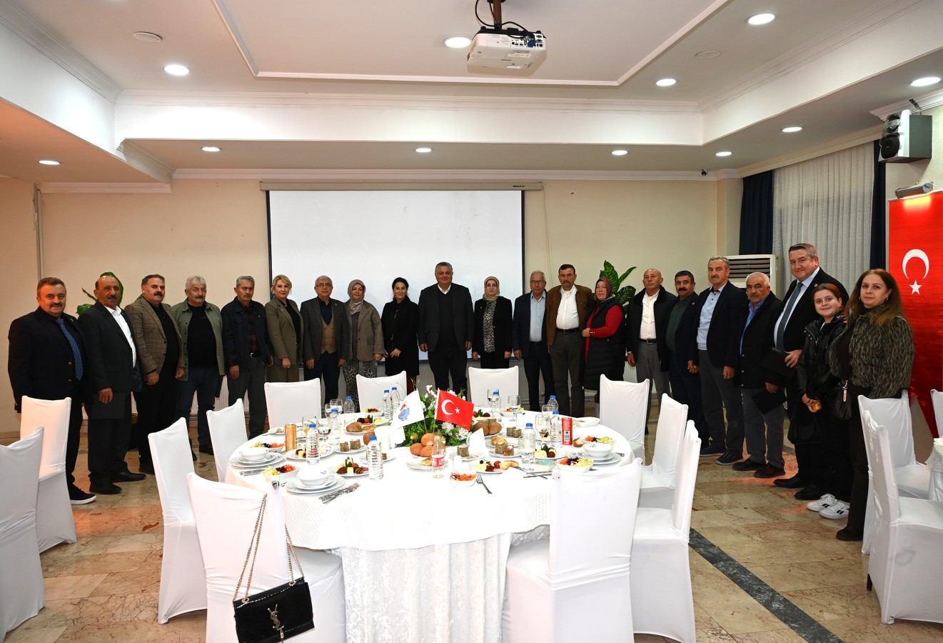 BAŞKAN GÜREL, MUHTARLARLA BİR ARAYA GELDİ