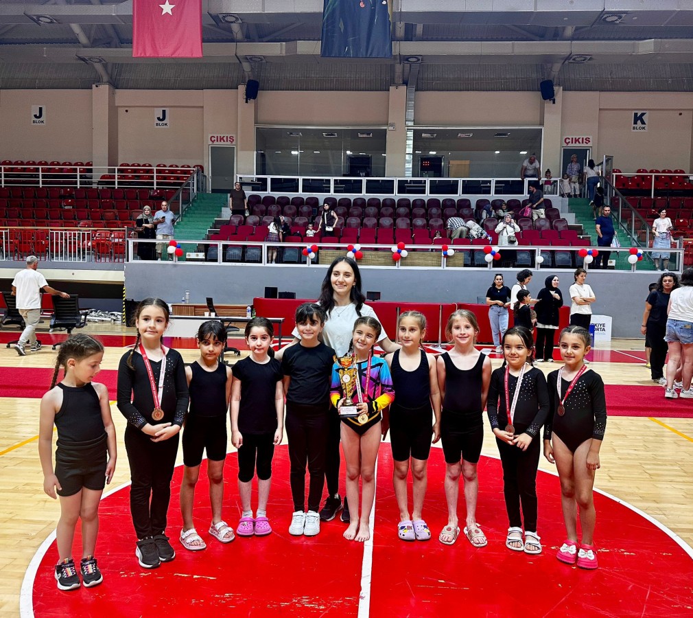 JİMNASTİKTE YALOVA BELEDİYESPOR FARKI