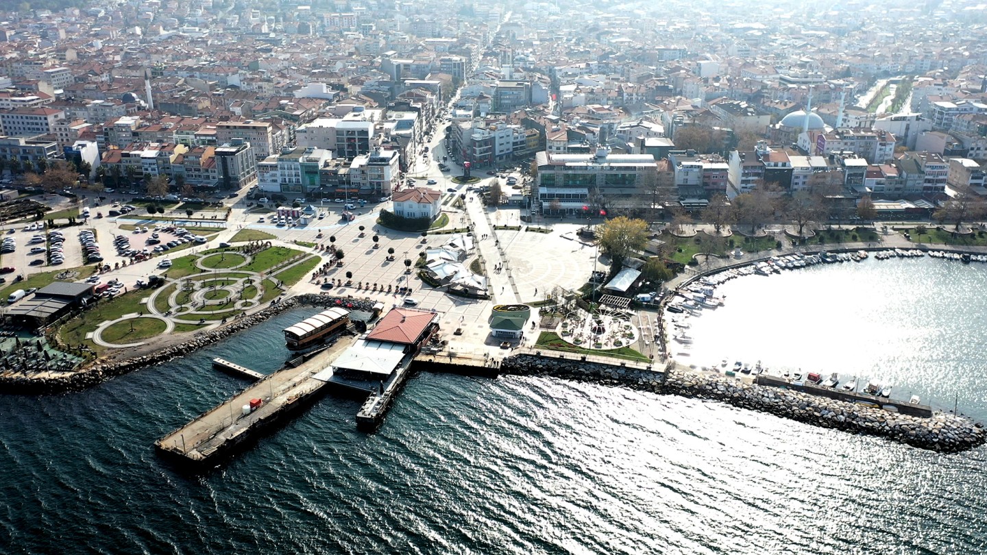“KURTULUŞ GÜNÜMÜZ KUTLU OLSUN”
