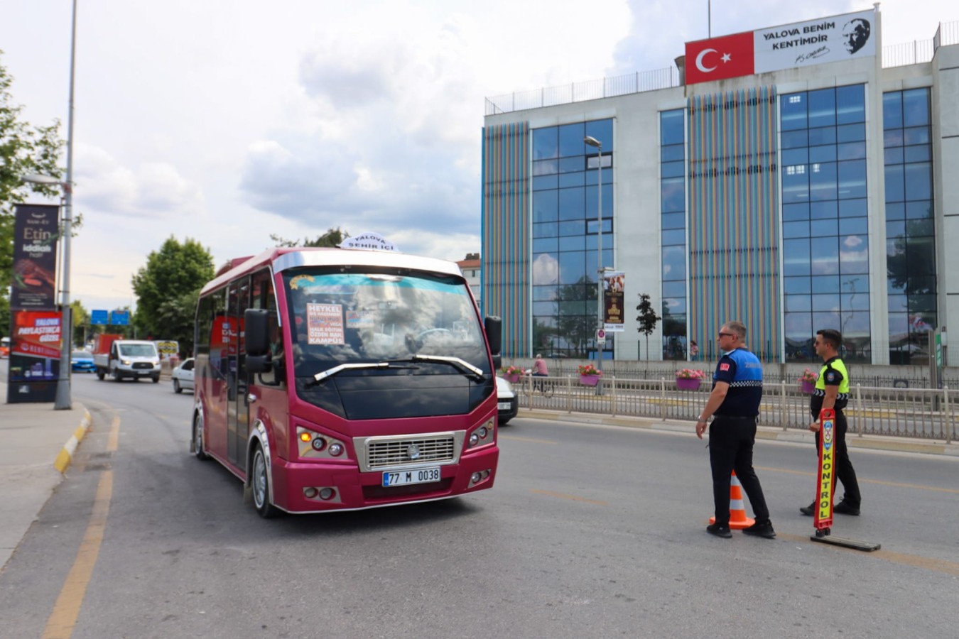 MİNİBÜSLER SIKI DENETİMDEN GEÇİYOR